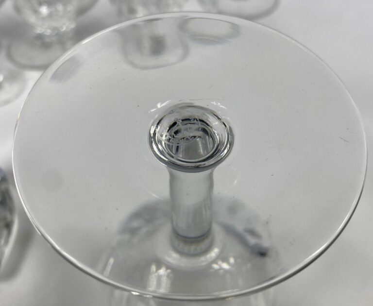 BACCARAT - Partie de service de verres, modèle Cassino, en cristal taillé compr…
