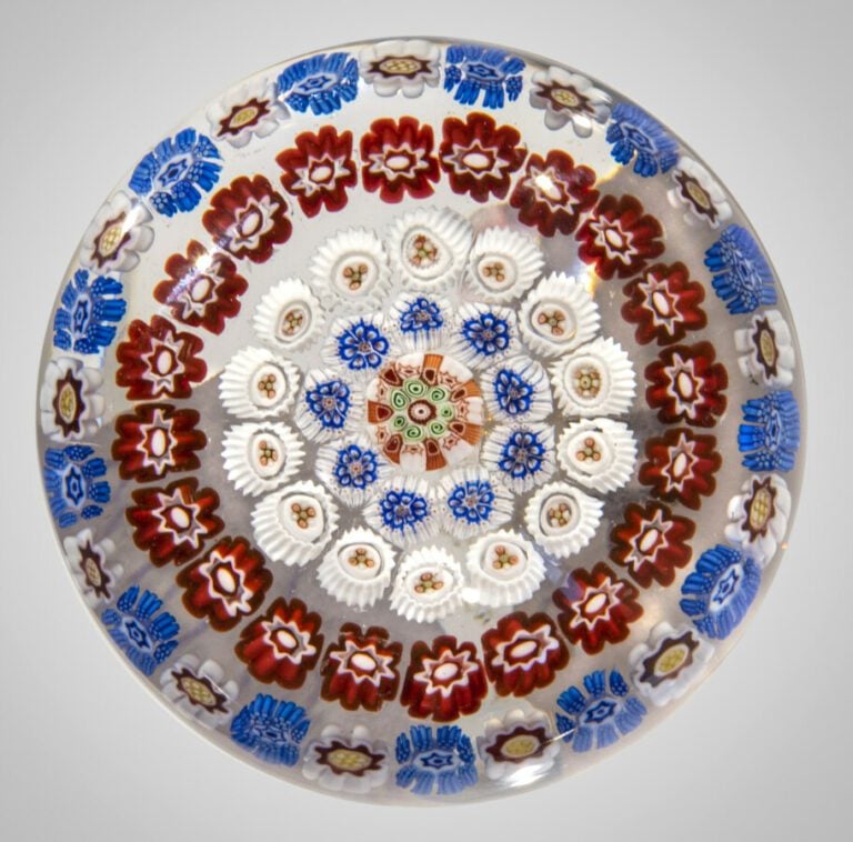 Baccarat.Presse-papiers à motif de quatre cercles concentriques de bonbons poly…