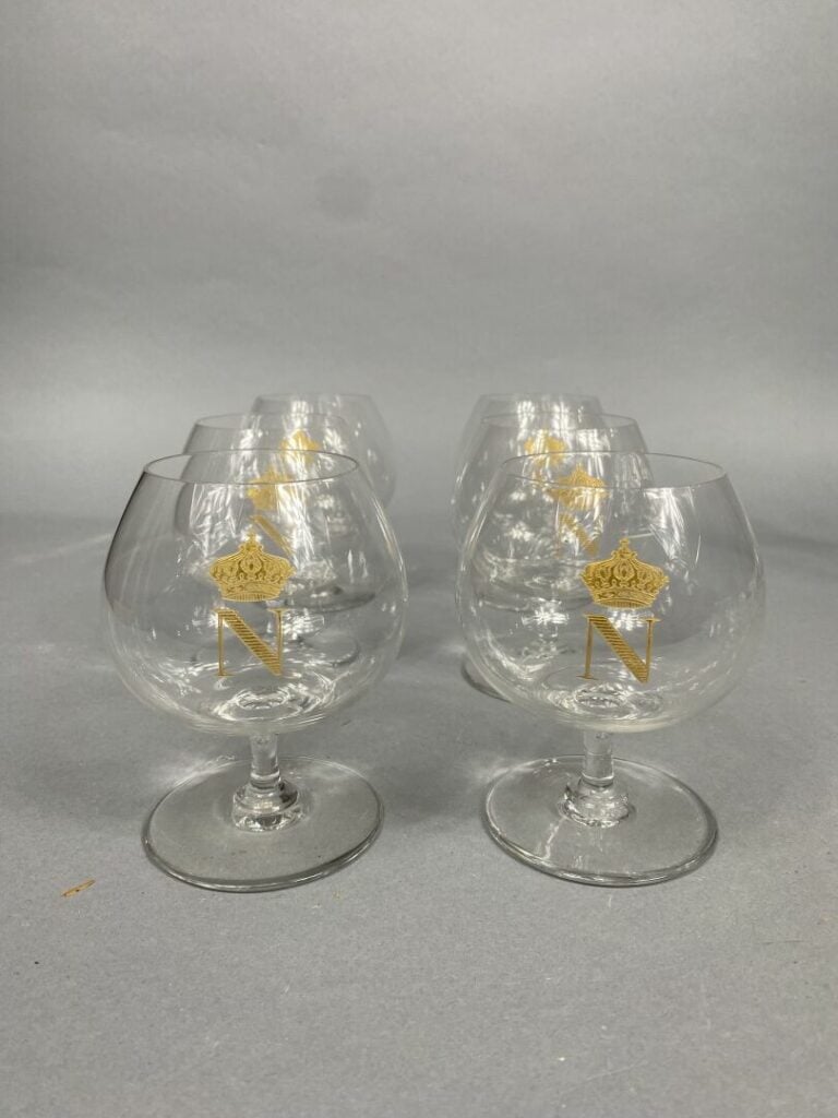 BACCARAT & SAINT LOUIS - Ensemble de verres en cristal comprenant six verres à…