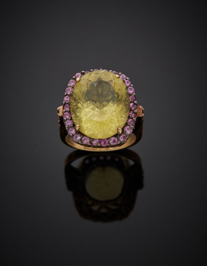 BAGUE en vermeil rose et argent noirci (min. 800‰) serti d'un « quartz lemon »…