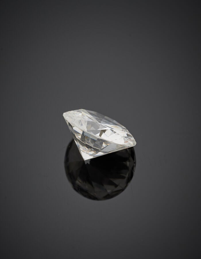 BAGUE "solitaire" en platine (950‰) et or gris (750‰) serti d'un diamant taille…