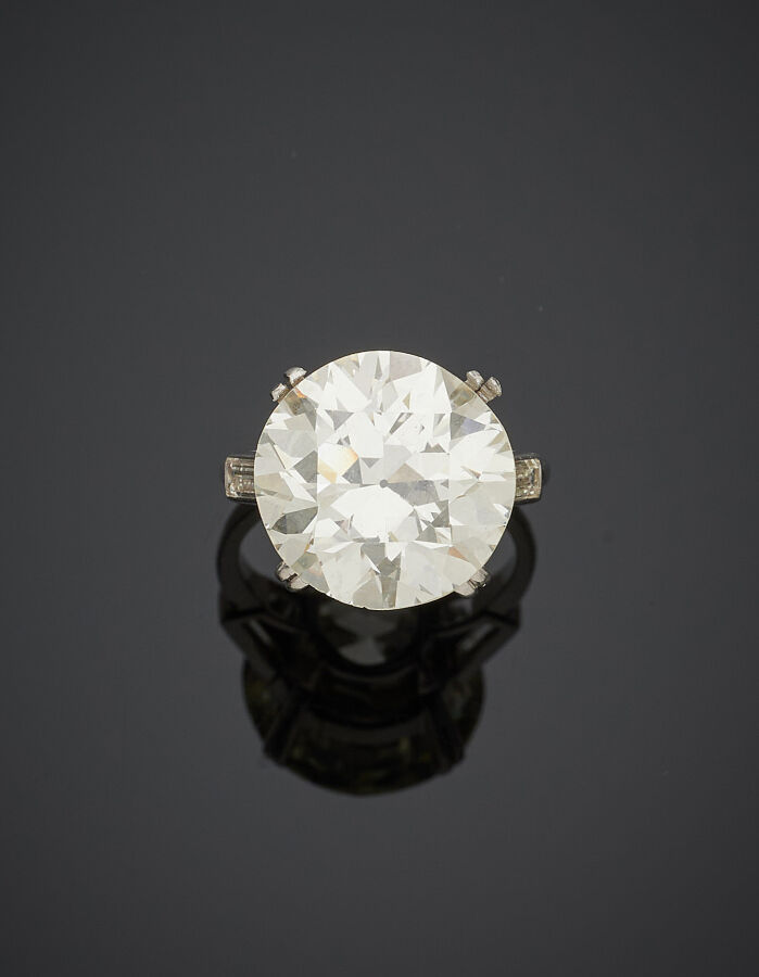 BAGUE solitaire en platine (min. 800‰) serti d'un diamant taille brillant pesan…