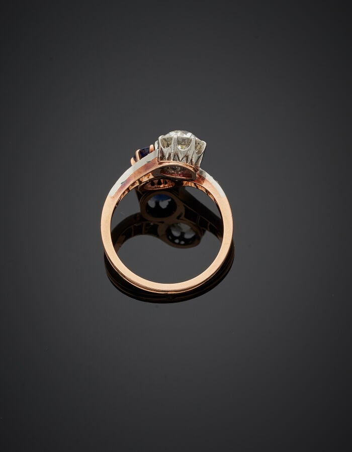 BAGUE « toi et moi » en or rose et or gris (750‰) serti d'un diamant taille anc…
