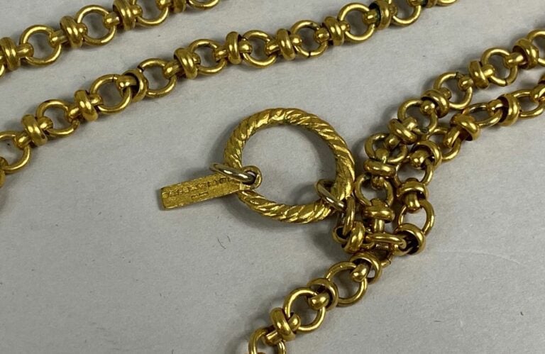 BALENCIAGA - Sautoir en métal doré à maillons ronds, fermoir bâtonnet orné de c…