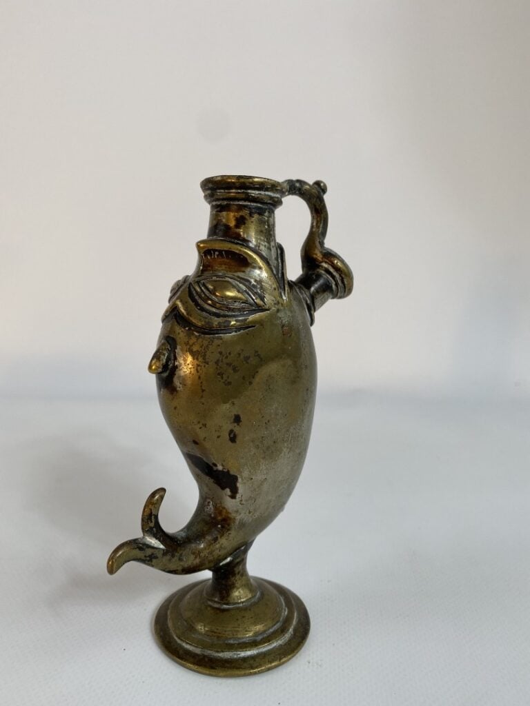 BASE DE HOOKAH ICHTYOMORPHE EN BRONZE - Travail probable d'Inde, XIXe siècle -…