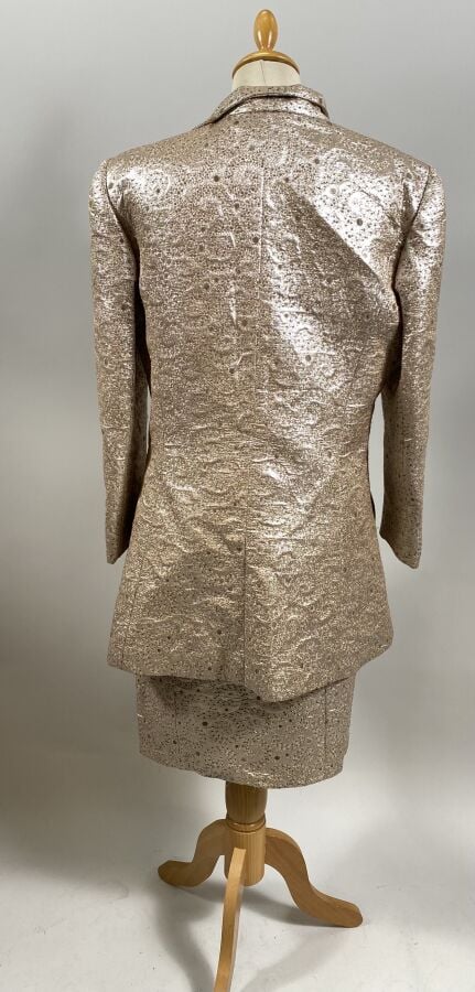 Bernard PERRIS - Tailleur jupe en soie, métal et laine - Taille 42 - - On joint…