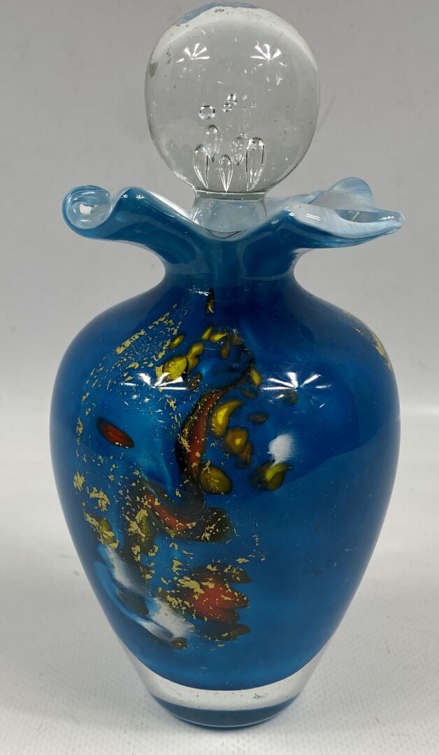 BIOT, dans le goût de Jean-Michel OPERTO - Flacon en verre soufflé à décor d'in…