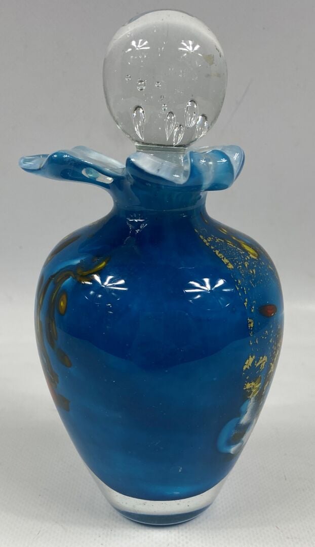 BIOT, dans le goût de Jean-Michel OPERTO - Flacon en verre soufflé à décor d'in…