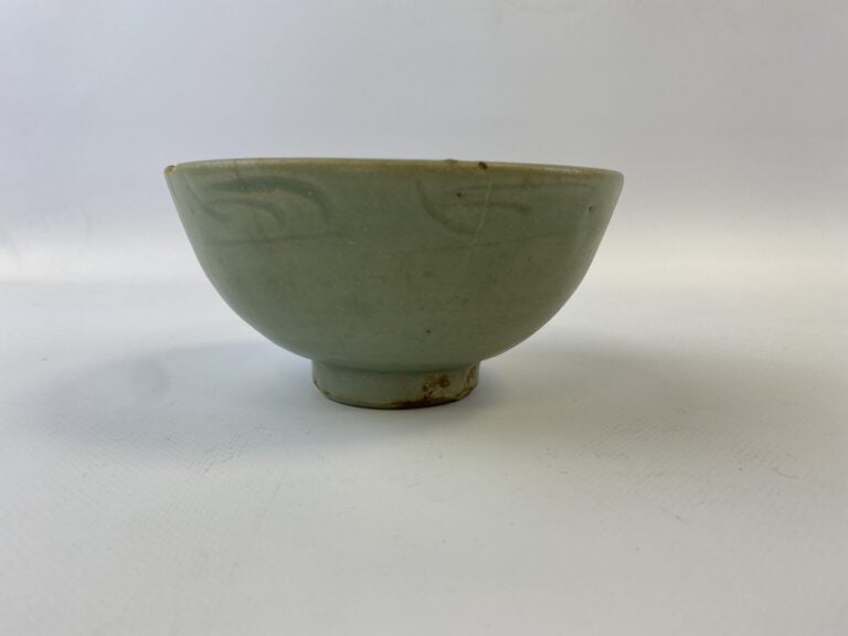 BOL EN GRES PORCELAINEUX A COUVERTE CELADON - Probablement Corée et Joséon - (é…