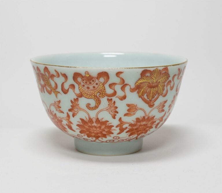 [.] BOL EN PORCELAINE A DECOR CORAIL DES TRESORS DU BOUDDHISME - Chine, De styl…
