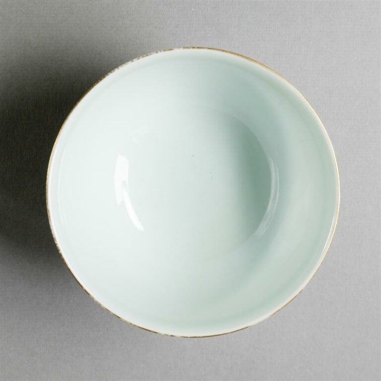 [.] BOL EN PORCELAINE A DECOR CORAIL DES TRESORS DU BOUDDHISME - Chine, De styl…