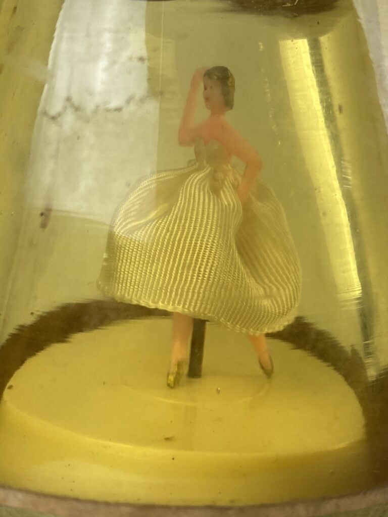 BOLS BALLERINA BOTTLE - Gold liqueur, Eau de vie de Danzig. - Bouteille formant…