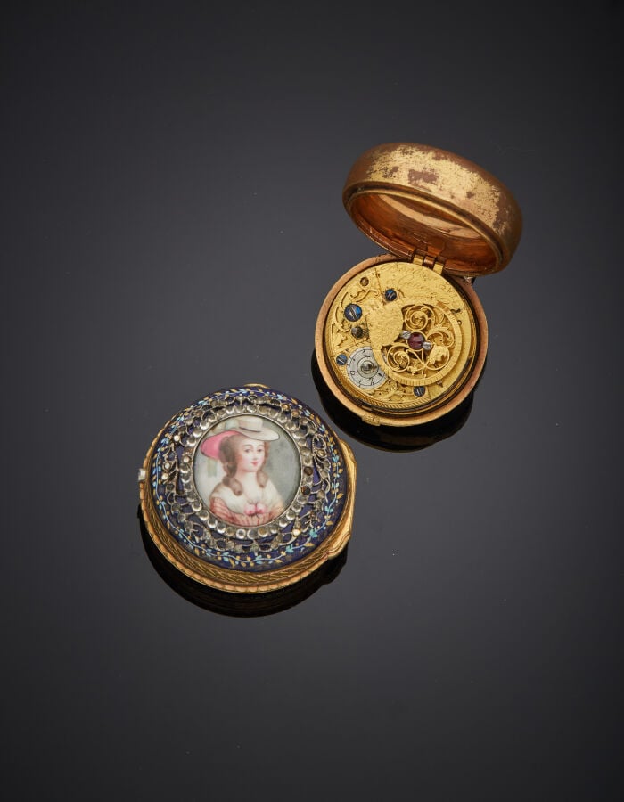 BORDIER - MONTRE de POCHE à double BOITIER en métal. Cadran émail blanc, chiffr…