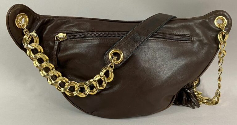BOTTEGA VENETA - Sacoche banane en cuir d'agneau marron, ceinture à mailllons e…
