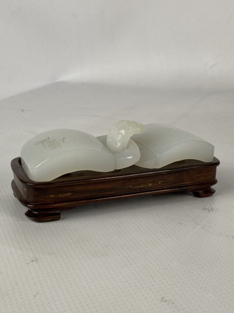 Boucle de ceinture en verre imitant le jade - Chine - Surface lisse, elle est s…