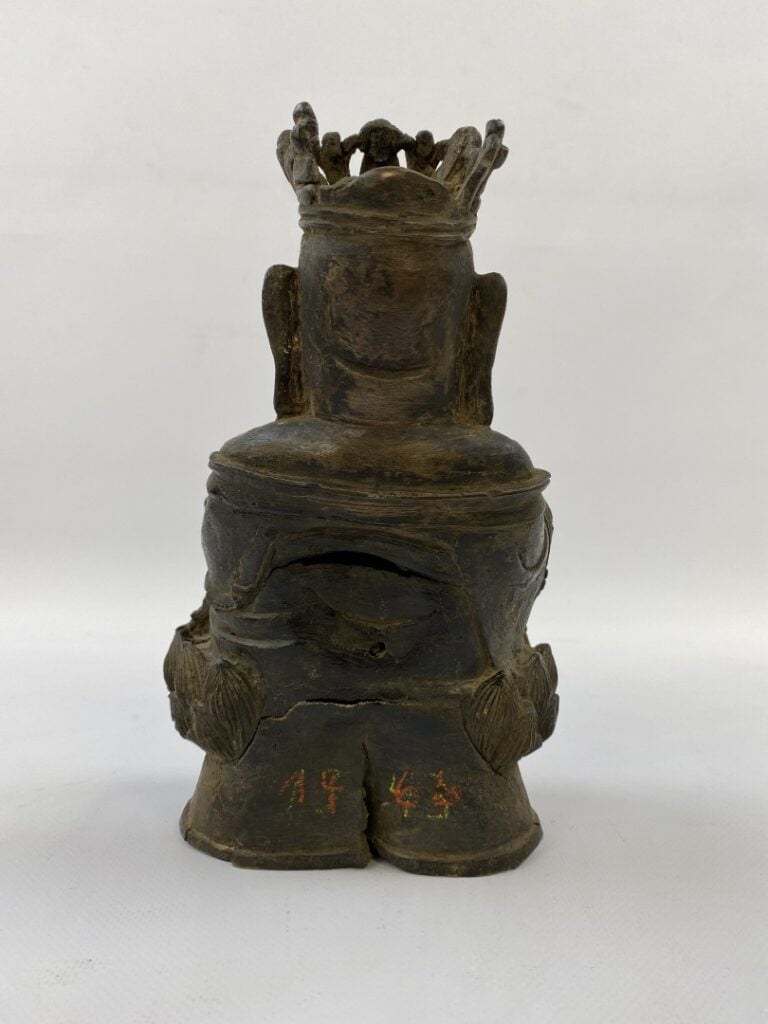 BOUDDHA EN BRONZE - Chine - Epoque MING (1368 - 1644) - Statuette de Budai sour…