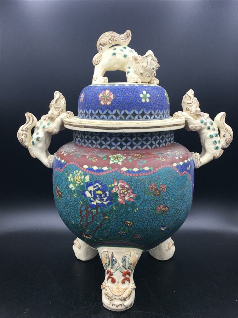 BRÛLE-PARFUM / KORO EN FAIENCE DE SATSUMA ET EN EMAUX CLOISONNES, KORO - Japon,…