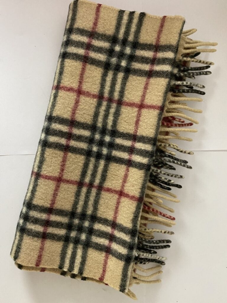 BURBERRY - Écharpe en cachemire et laine check classique