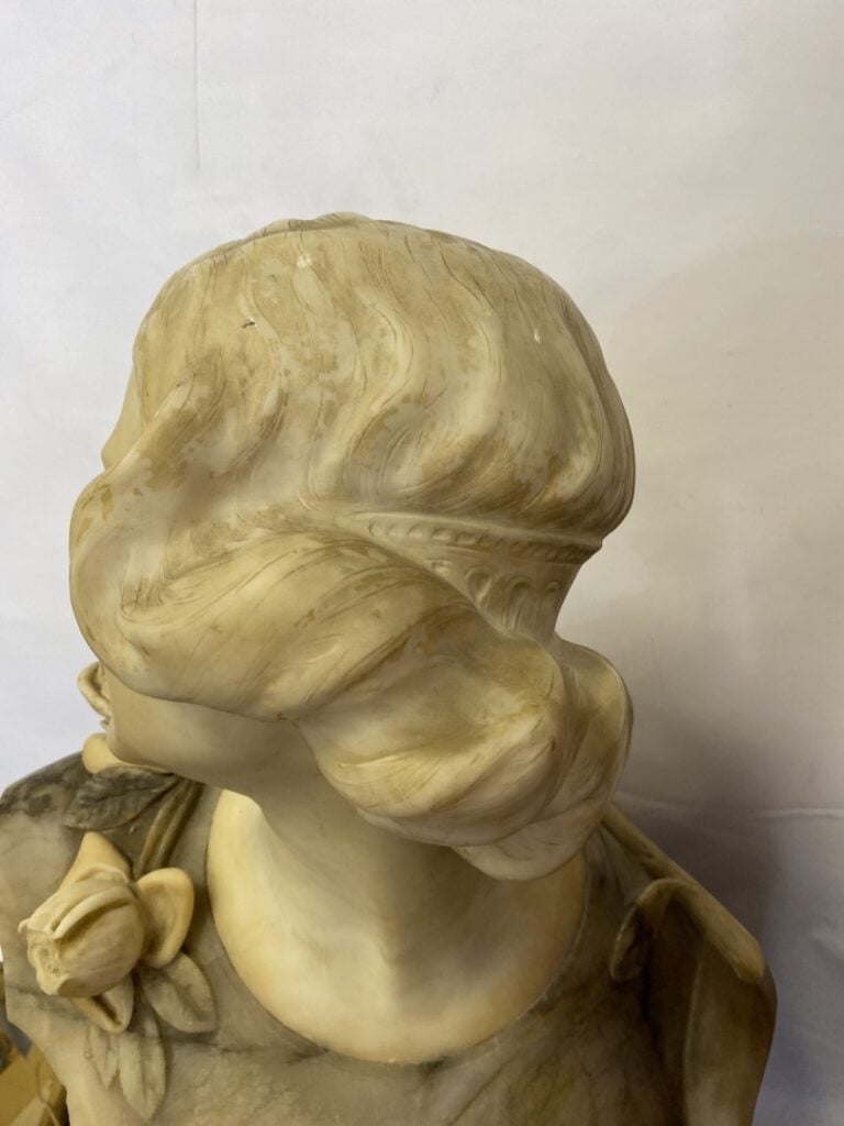 Buste de femme en marbre blanc et albatre - "L'estasi" - Signé au dos - H : 64…