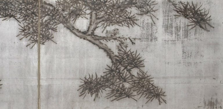 Byobu / paravent à deux panneaux avec une peinture dynamique d'un grand pin sur…