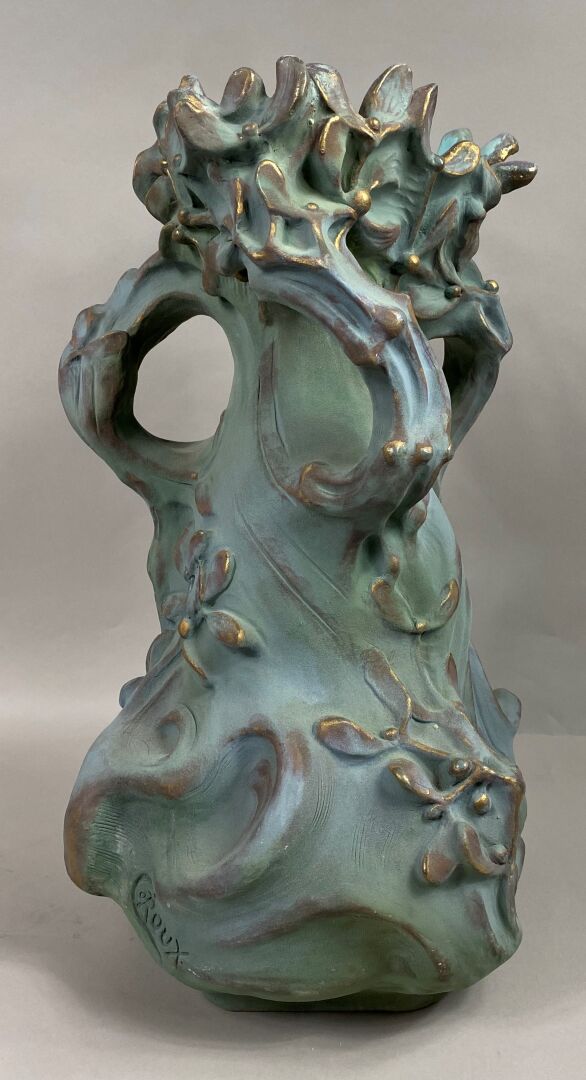 C. ROUX (XIX-XXe siècle) - Important vase en céramique partiellement émaillée e…