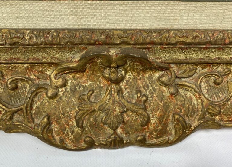 Cadre Montparnasse, encadrement en bois sculpté à décor de feuillages stylisés…
