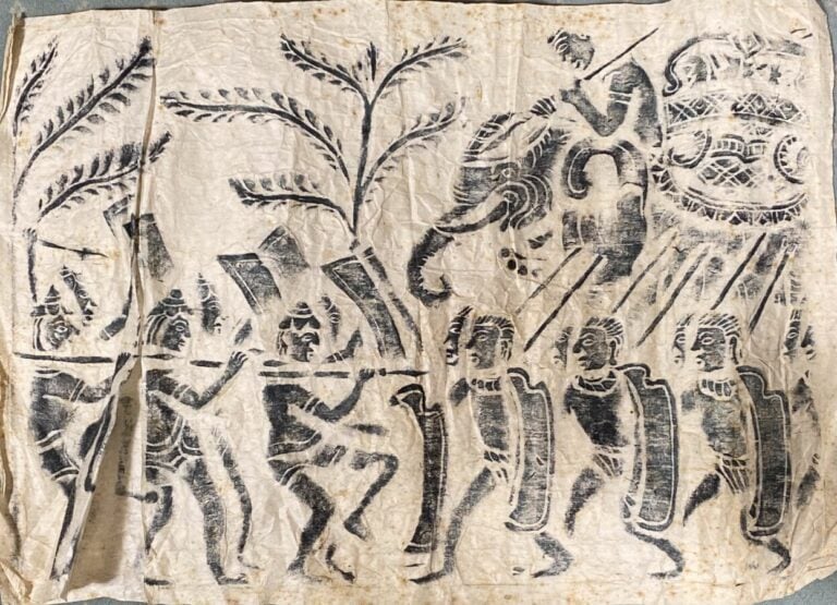 CAMBODGE XXème - Papier encré en relief encadré , à décor de divinité cambodgie…