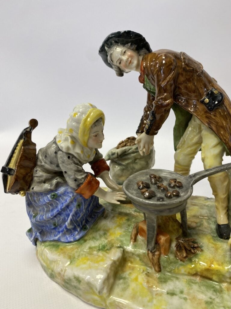 CAPODIMONTE. - Groupe en porcelaine émailllée polychrome représentant des perso…