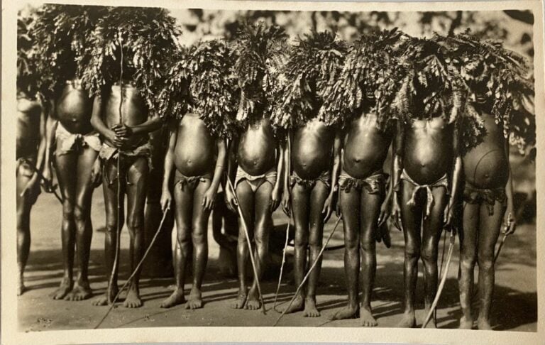 CARTES POSTALES - AFRIQUE ÉQUATORIALE Classeur : - - ZAGOURSKI : Danses, cérémo…