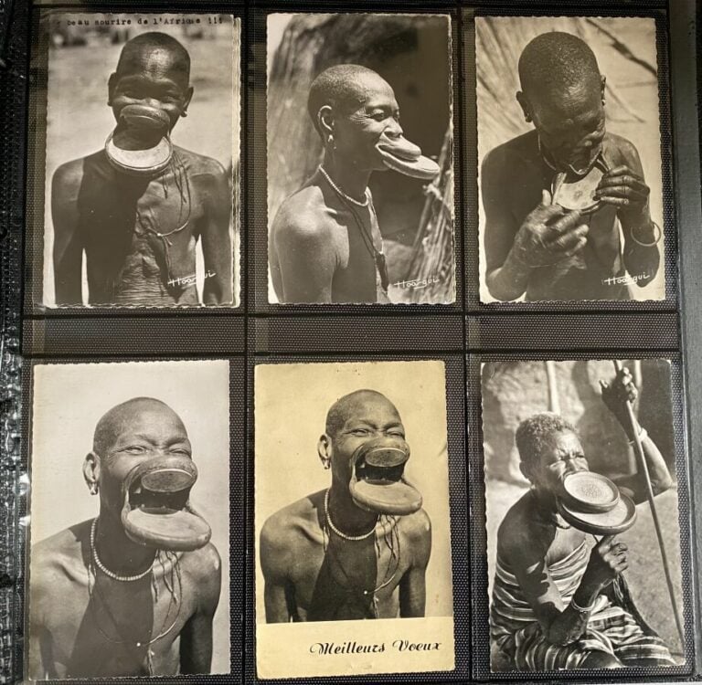 CARTES POSTALES Classeur : - - Lib. "Au Messager" Hoa.Qui. Après 1940. - Enviro…