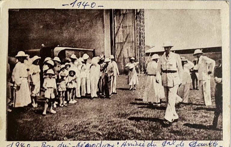 CARTES POSTALES Classeur : Oubangui-Chari. - - Suzy, M. Balard, Arrivée du géné…