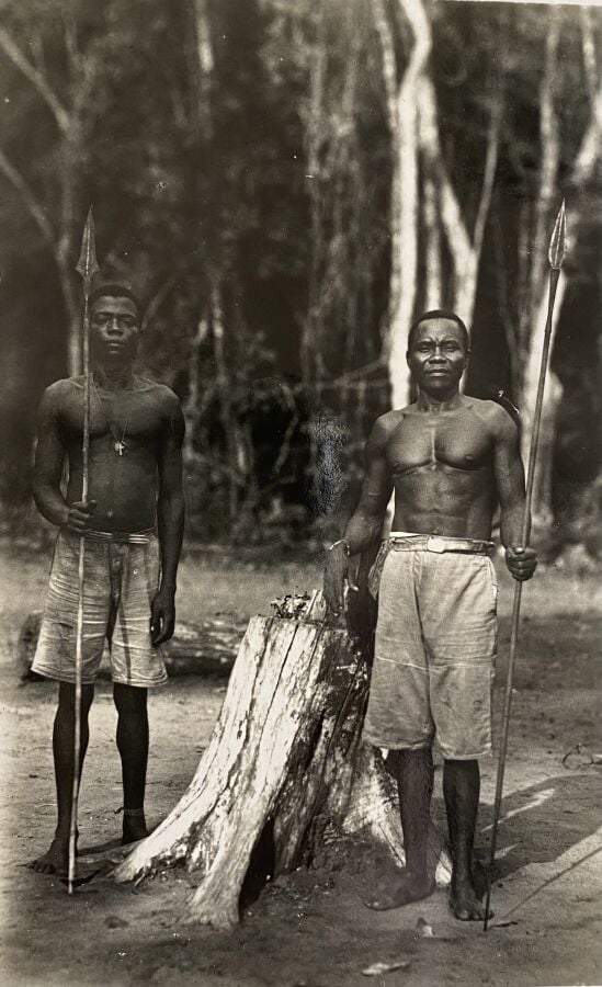 CARTES POSTALES Classeur : Oubangui-Chari. - - Suzy, M. Balard, Arrivée du géné…