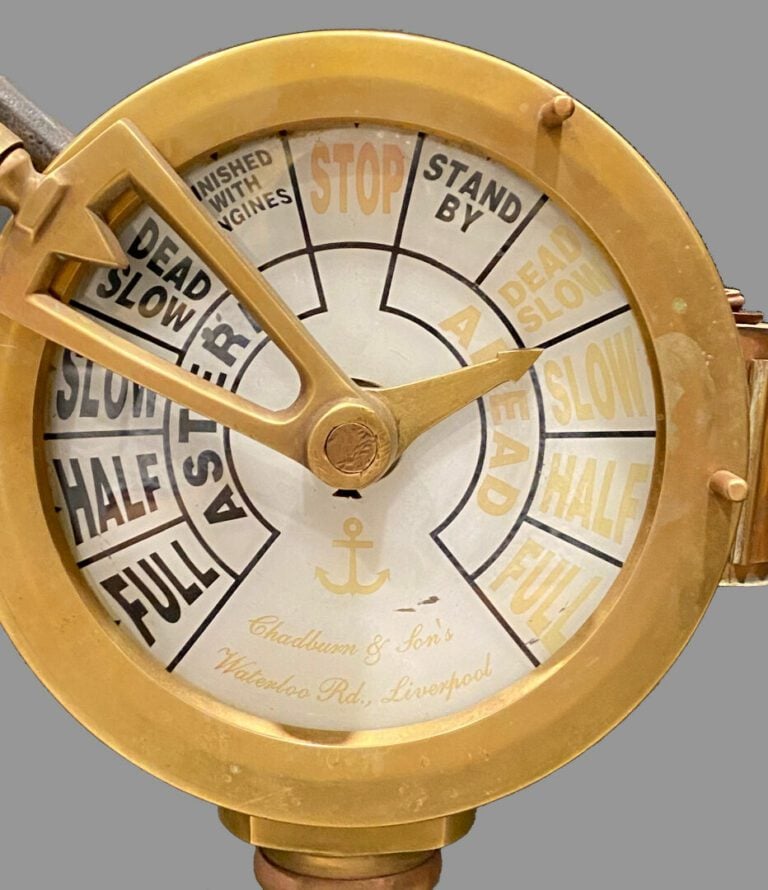 CHADBURN & SONS - Instrument de navigation, transmetteur d'ordres en laiton sur…