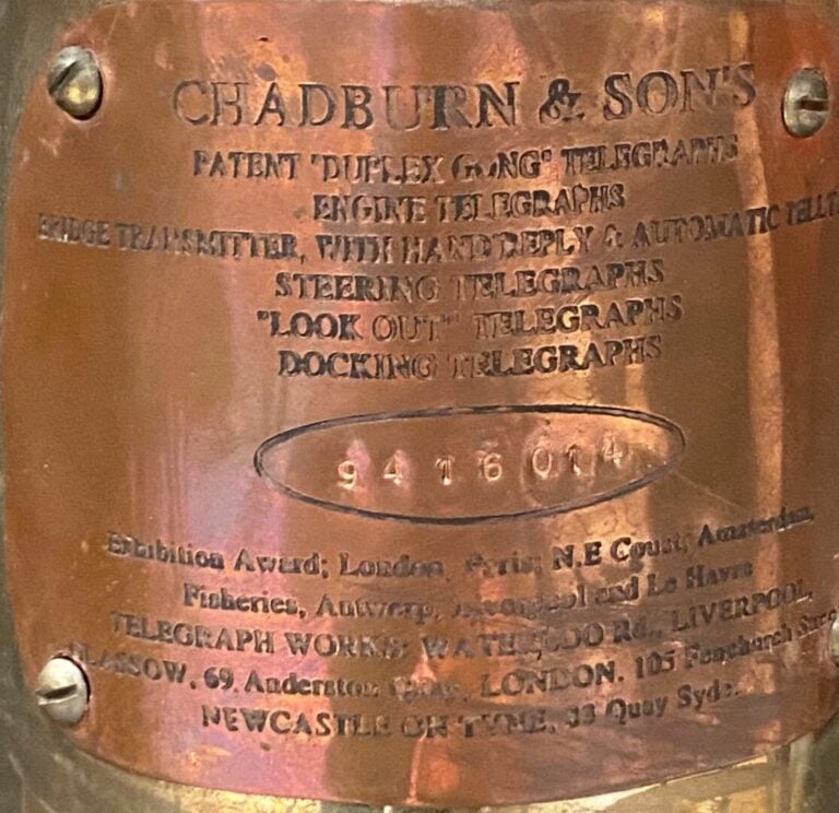 CHADBURN & SONS - Instrument de navigation, transmetteur d'ordres en laiton sur…