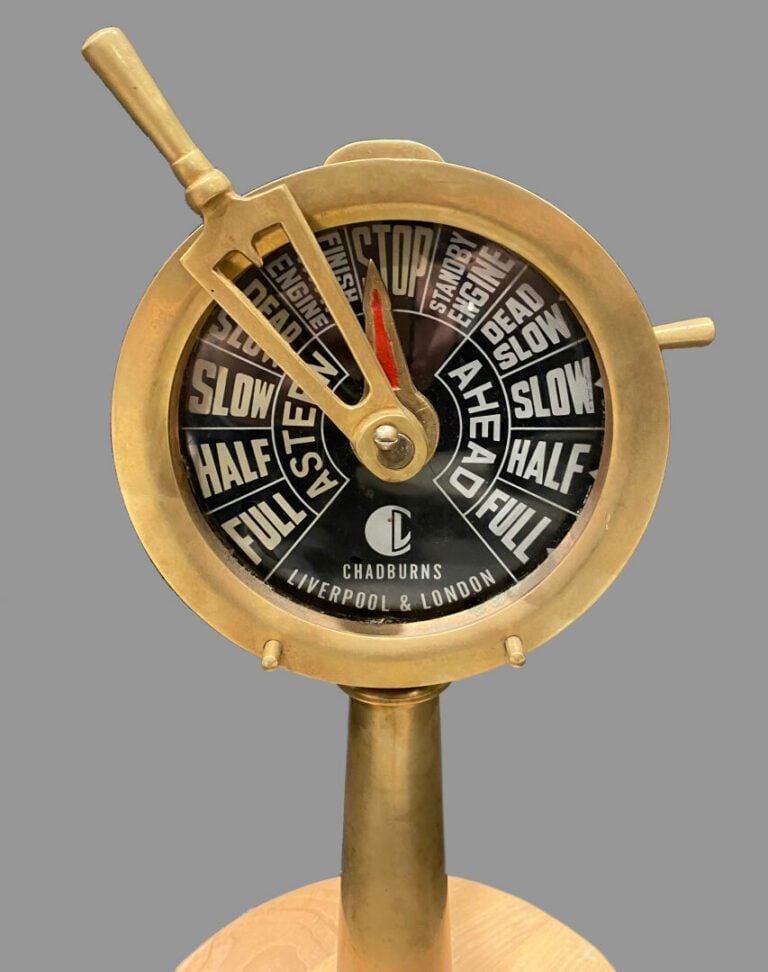 CHADBURN & SONS - Instrument de navigation, transmetteur d'ordres en laiton sur…
