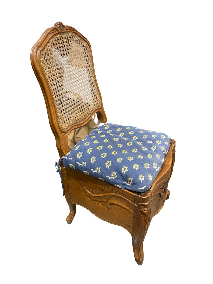 Chaise de commodité à dossier canné - Syle Louis XV - H : 90 cm