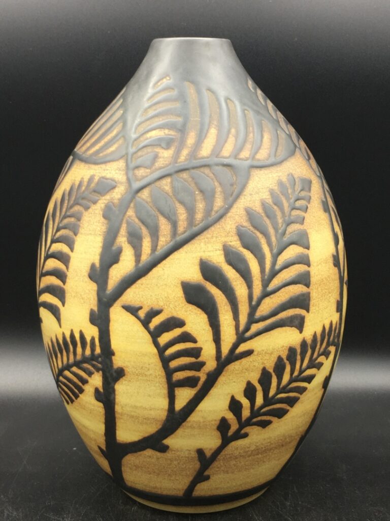 Charles CATTEAU (1880-1956) & KERAMIS. - Vase en grès émaillé de forme ovoïde,…
