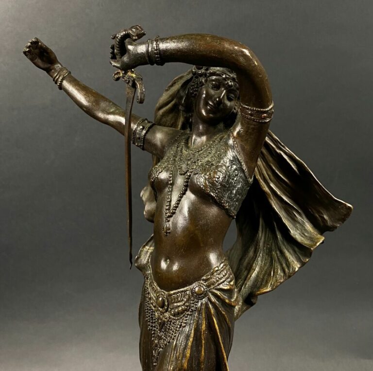 Charles LEVY, dans le goût de - Danseuse au sabre - Sculpture en bronze patiné…