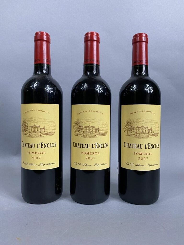Château L'Enclos, Pomerol - Lot de trois bouteilles, 2007 - (en l'état)