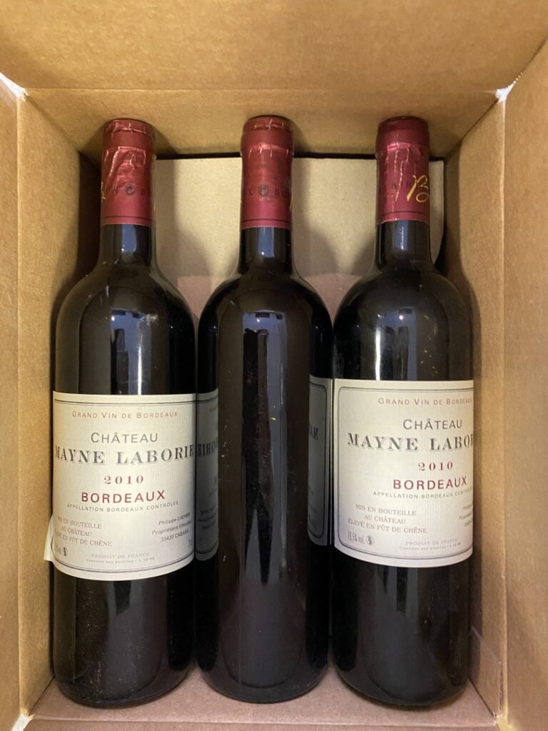 CHATEAU MAYNE-LABORIE, 2010. - Ensemble de 5 caisses de 6 bouteilles - (en l'ét…