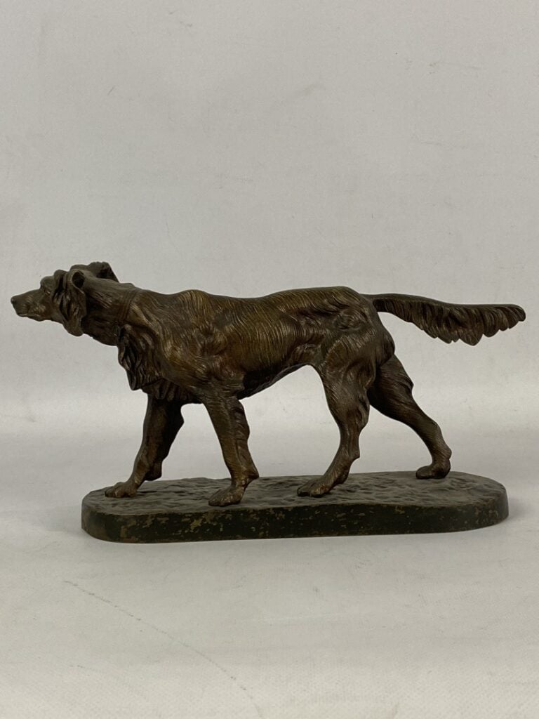 Chien de chasse - Epreuve en régule patiné - - H 16,5 x L 25 x P 10 cm