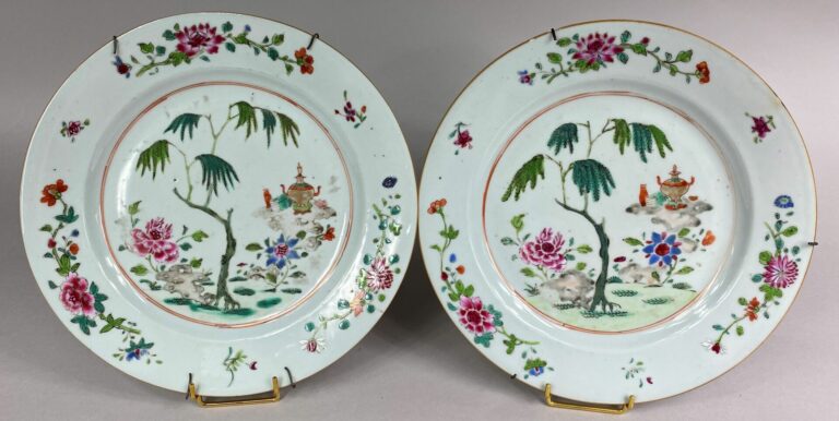 CHINE, Compagnie des Indes, XIXe siècle - Ensemble de deux assiettes en porcela…