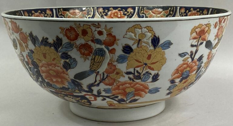 CHINE, dans le goût des porcelaines IMARI, XXe siècle - Grand bol en céramique…