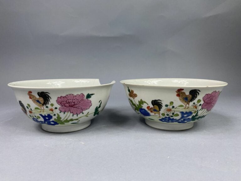 Chine - Ensemble de quatre bols en porcelaine émaillée comprenant une paire de…