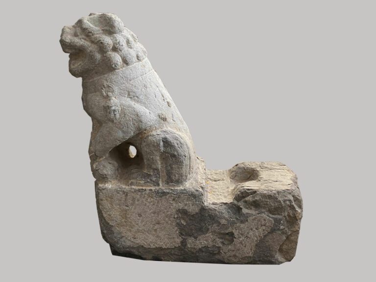 CHINE - Epoque QING (1644 - 1911) - Deux lions (formant pilier de porte?) en pi…