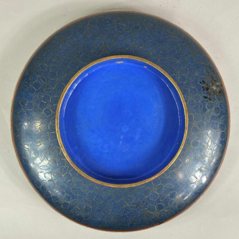 CHINE - Importante coupe circulaire en émaux cloisonnés ornée de deux dragons c…