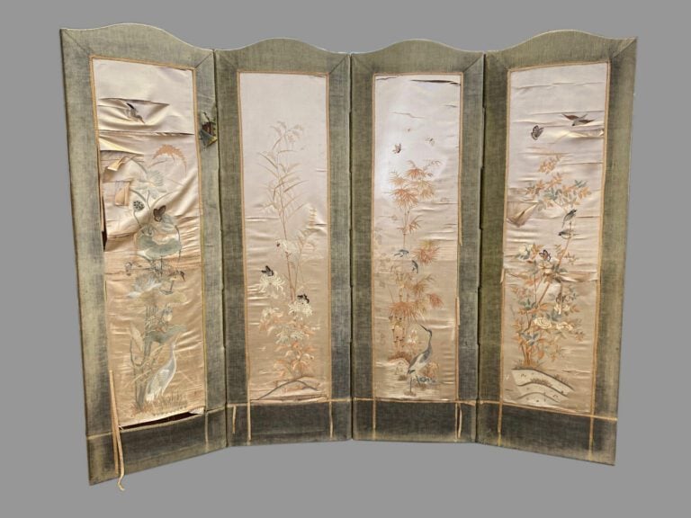 CHINE - Paravent en tissu à motifs brodé de volatiles - H : 161 cm - Long : 204…