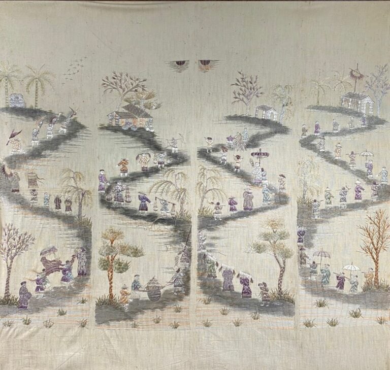 CHINE - Procession - Broderie - 96 x 100 cm - (taches, fils tirés)