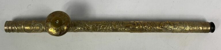 CHINE / VIETNAM - Ensemble de trois pipes à opium et gaines en métal argenté et…