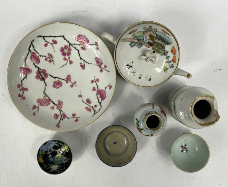 CHINE, XIXe et XXe siècles - Lot comprenant des céramiques dont un vase miniatu…